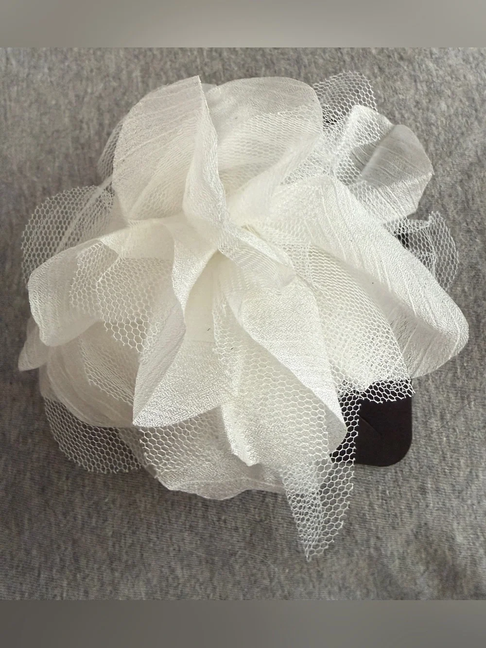 Elegant White Floral Mesh Hair Clip - Women Accessories